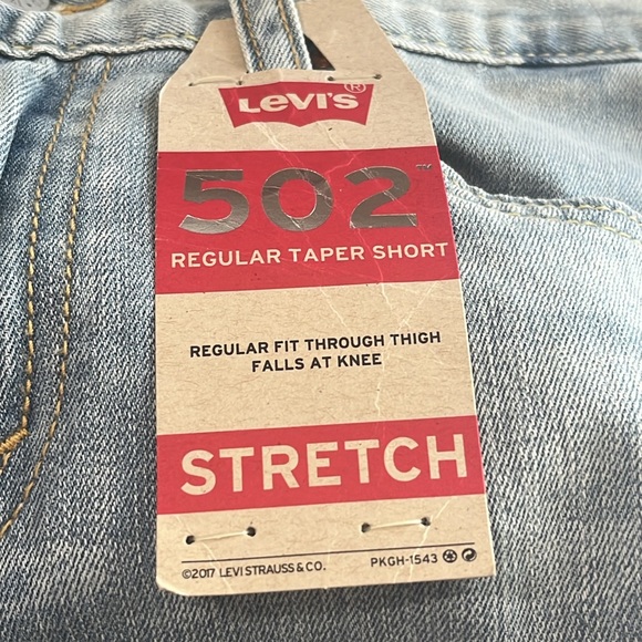 Selling Boys Levi’s Shorts - Picture 2 of 4